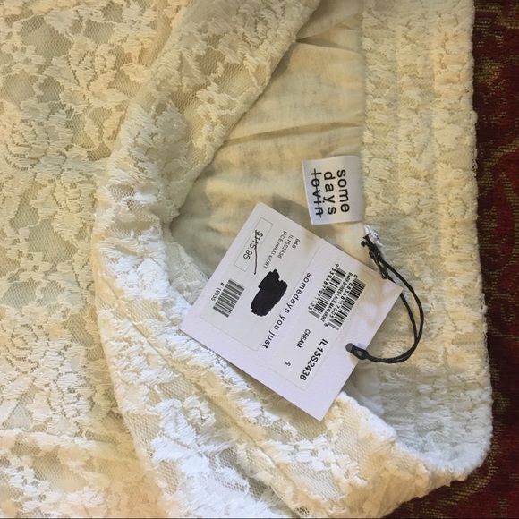 Gorgeous lace skirt! - Picture 5 of 5